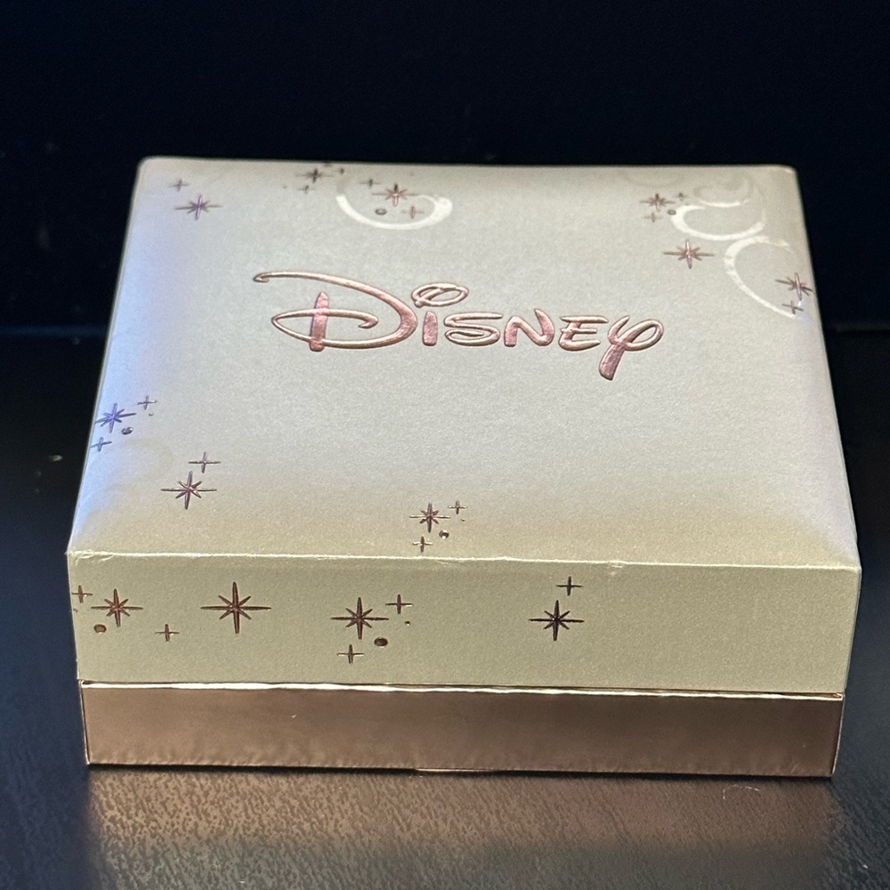 Disney love is Bowtiful earrings set of 3  NWT - Picture 11 of 11